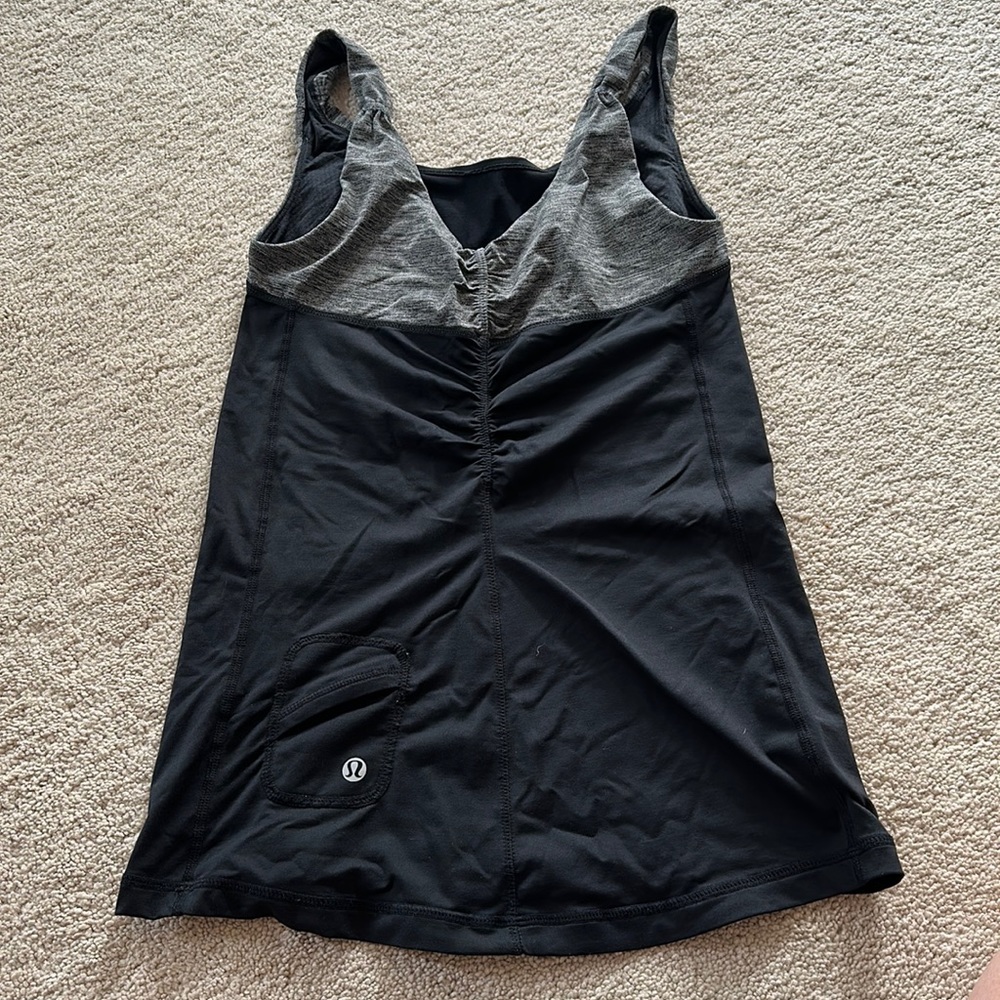 Lululemon‎ back and gray tank top size 4